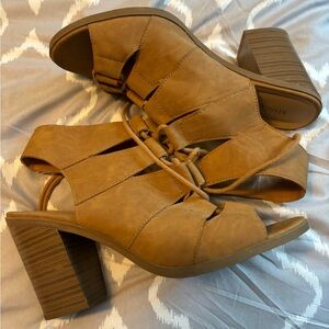 Woman’s Gladiator Sandals